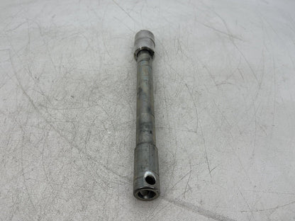 2010 Harley Dyna Fat Bob FXDF OEM Front Wheel Axle Bolt Shaft