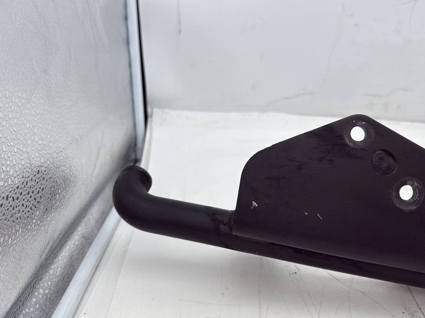 06 Harley Sportster XL883L OEM Exhaust Muffler Interconnect Bracket Support Bar