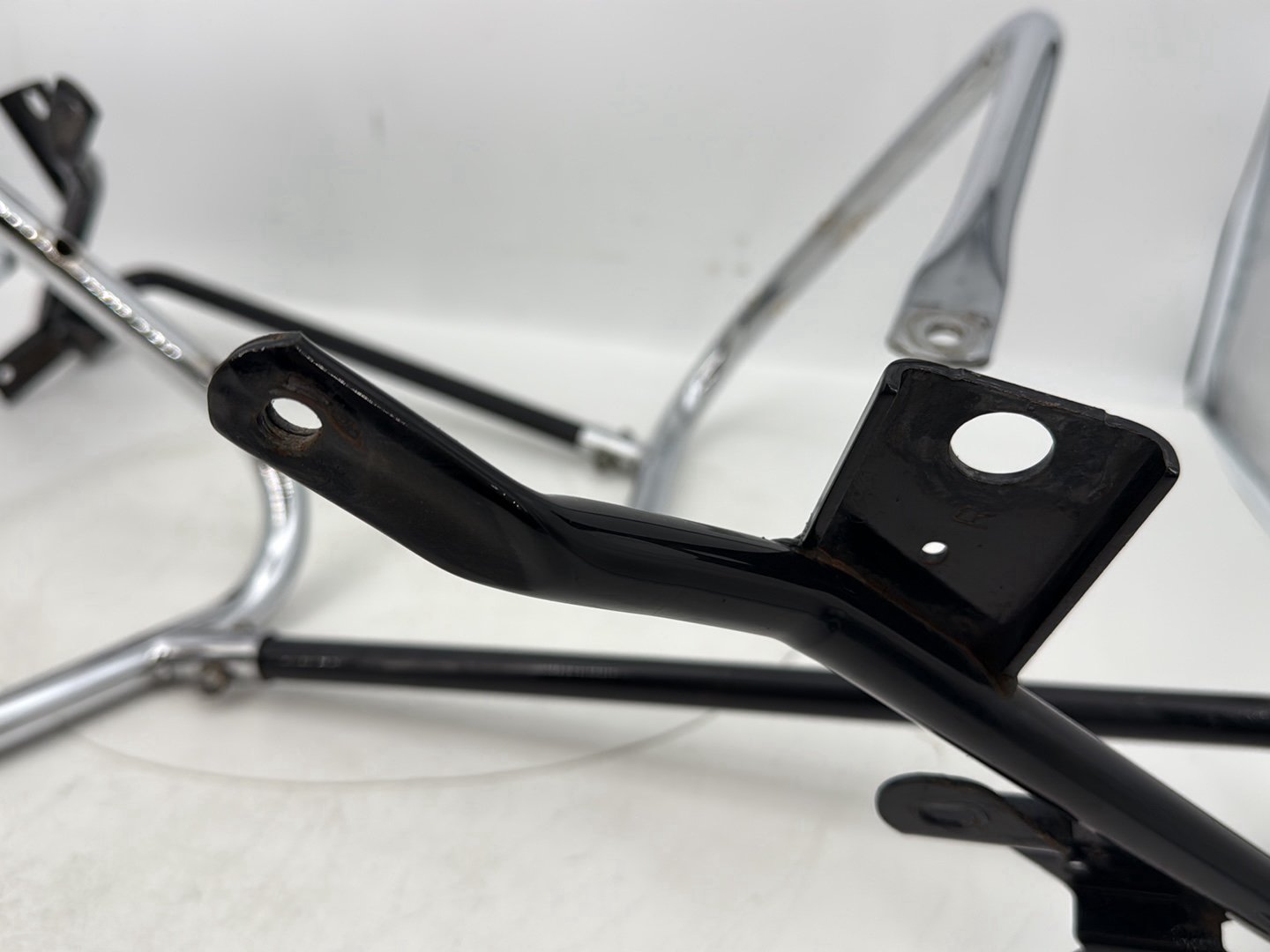 2007 - 2011 Harley-Davidson Touring Electra Glide Ultra Rear Left Right Saddlebag Guard Rails Bar 49193-09