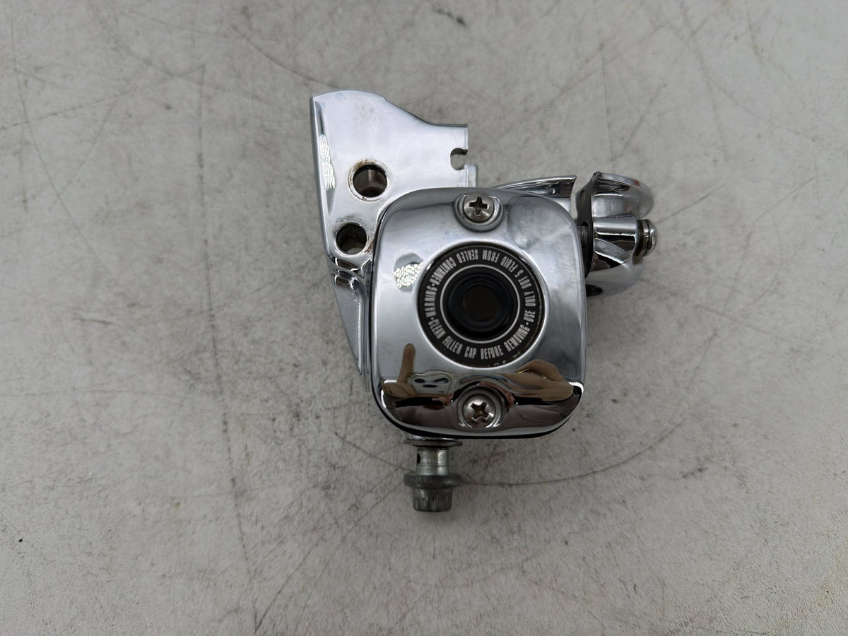 2002 Harley Dyna Wide Glide FXDWG OEM Front Right Brake Master Cylinder CHROME