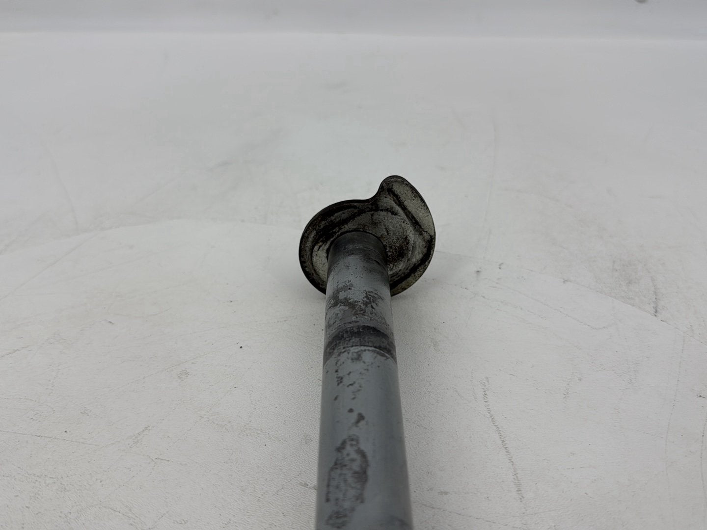2007 - 2011 Harley-Davidson Touring Electra Glide Ultra Rear Wheel Axle Bolt Shaft 41056-09