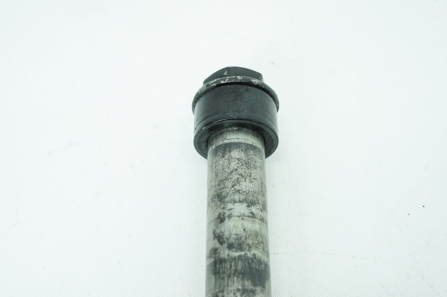 2007 - 2017 Harley-Davidson Dyna Low Rider Rear Wheel Axle Bolt Shaft 41114-08