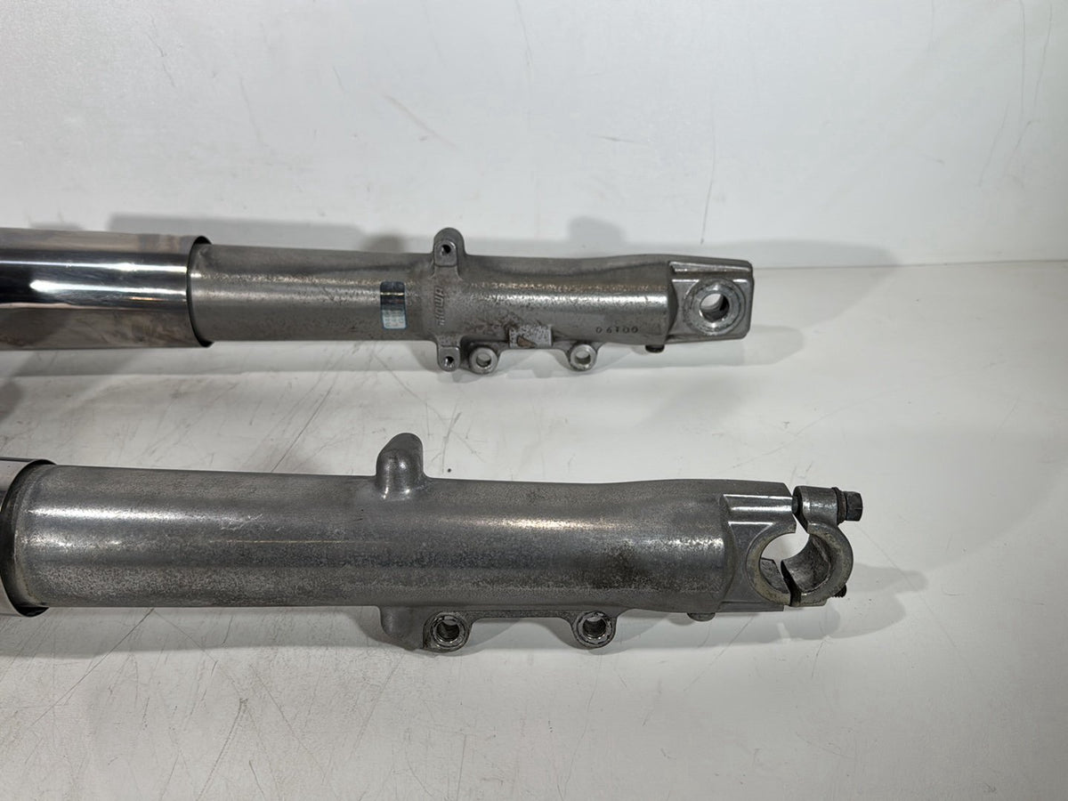 1999 - 2006 Harley-Davidson Touring Road King Police Front Triple Tree Set & LH RH Fork Legs Sliders 45446-87A