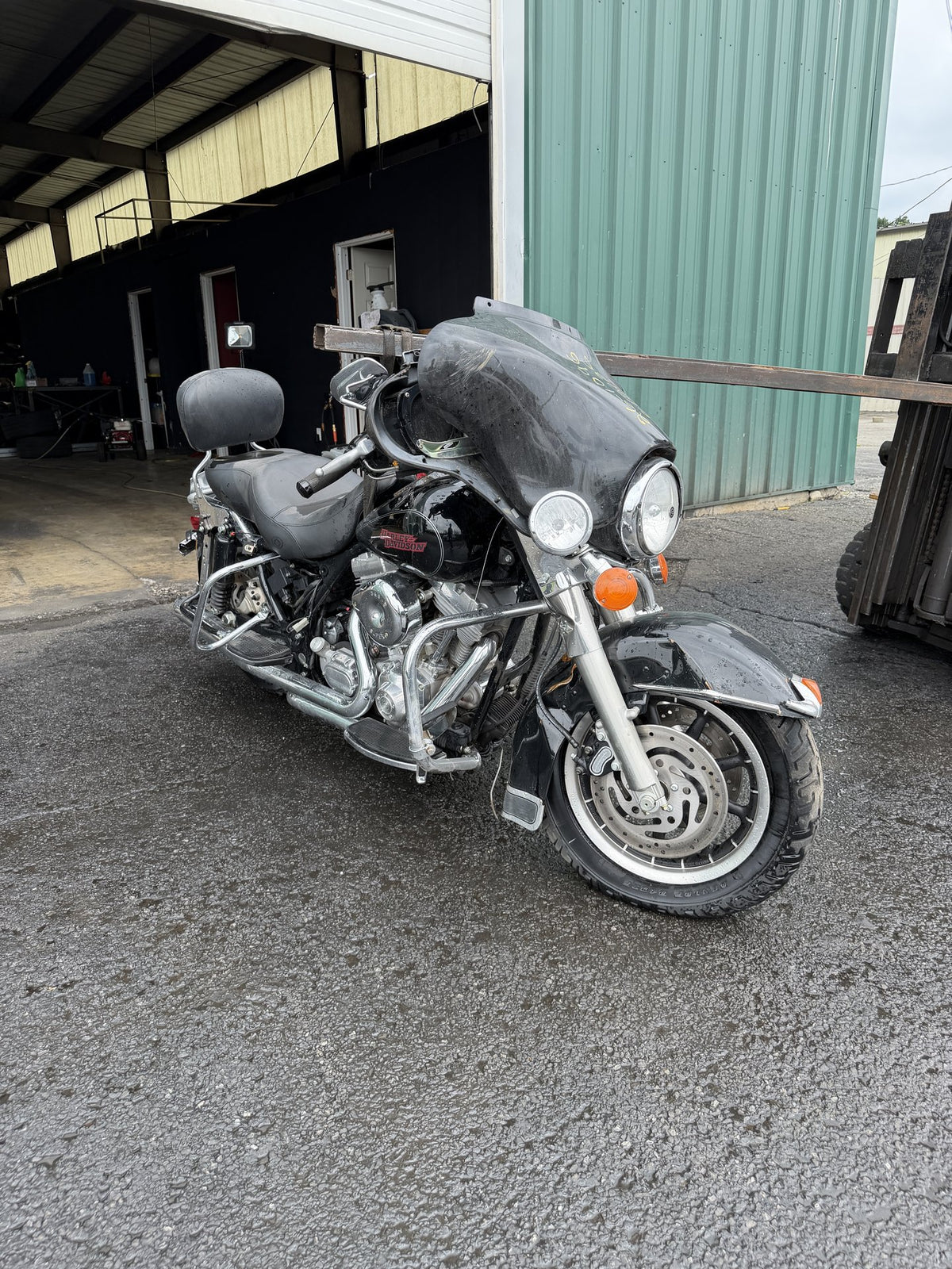 1999-2006 Harley-Davidson Electra Glide FLHT Touring