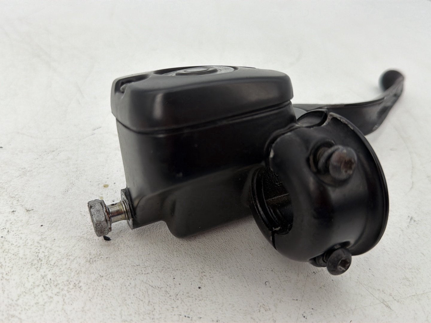 2007 - 2012 Harley-Davidson Touring Street Glide Front Right Brake Lever Master Cylinder 45105-05A