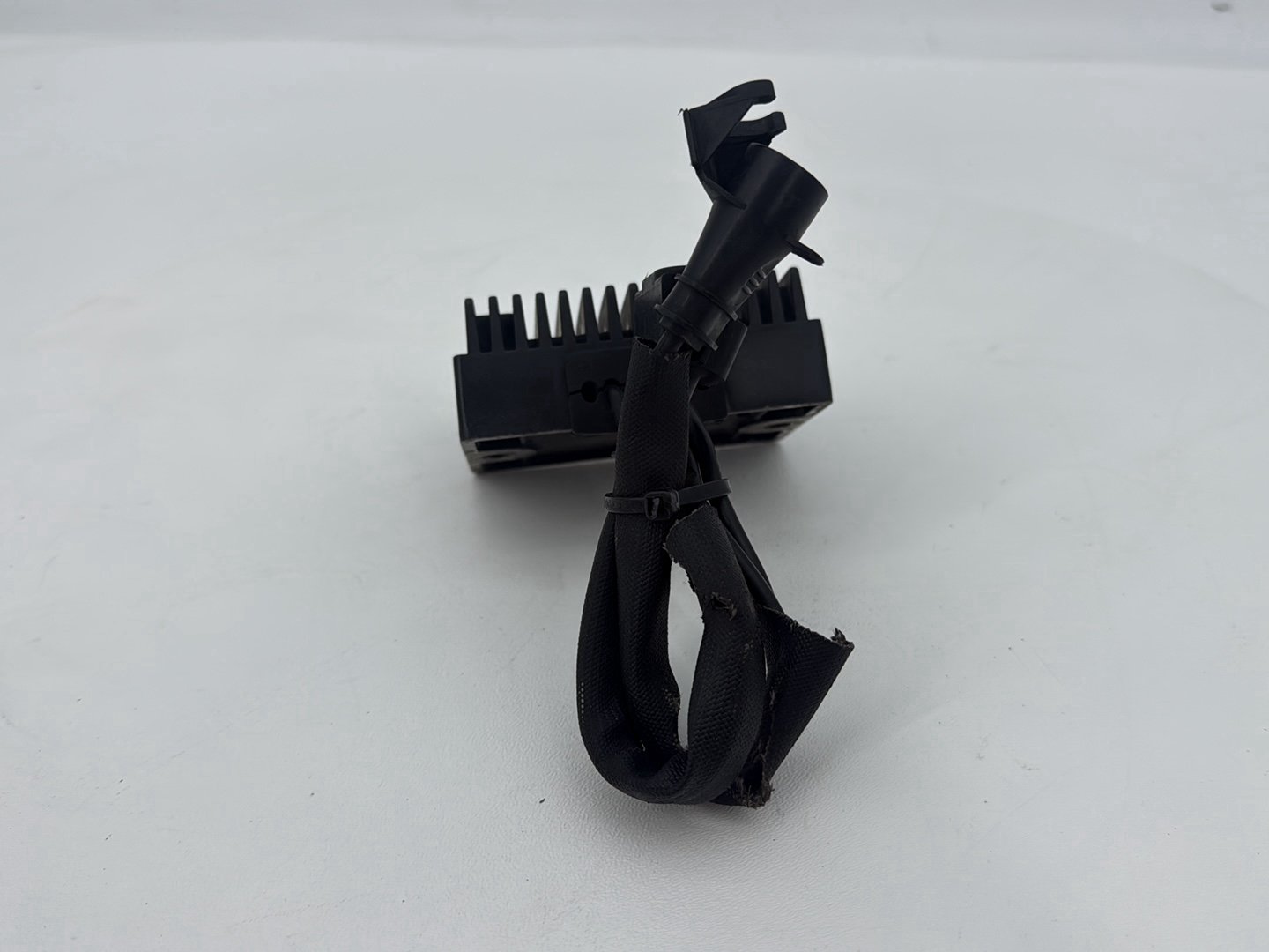 2004 - 2022 Harley-Davidson Sportster 1200 Nightster Voltage Regulator Rectifier   	74711-08