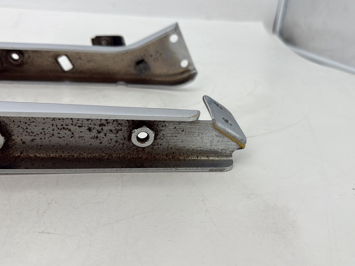 2008 Harley Touring FLHTCU Electra Glide Ultra OEM Left Right Saddlebag Fender Struts Brackets
