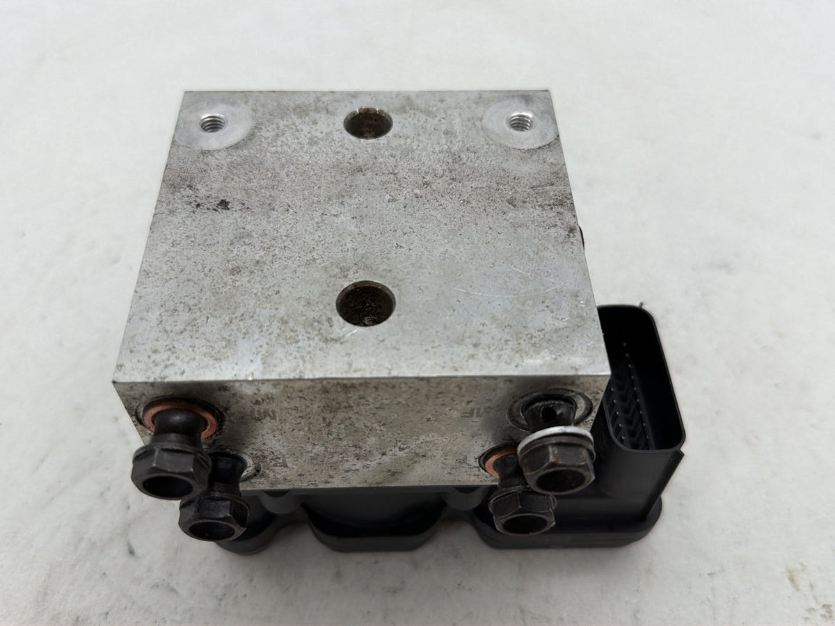 2011 Harley Road Glide Touring FLTRX OEM ABS Brake Pump & Control Module