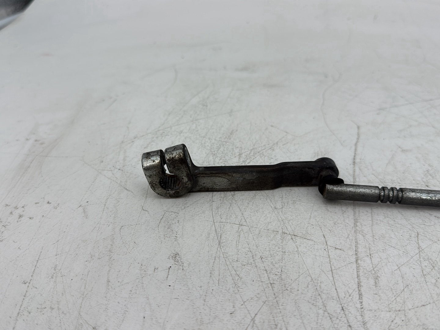 2005 Harley Dyna FXDWG Wide Glide OEM Gear Shifter Lever Arm w/ Rod linkage