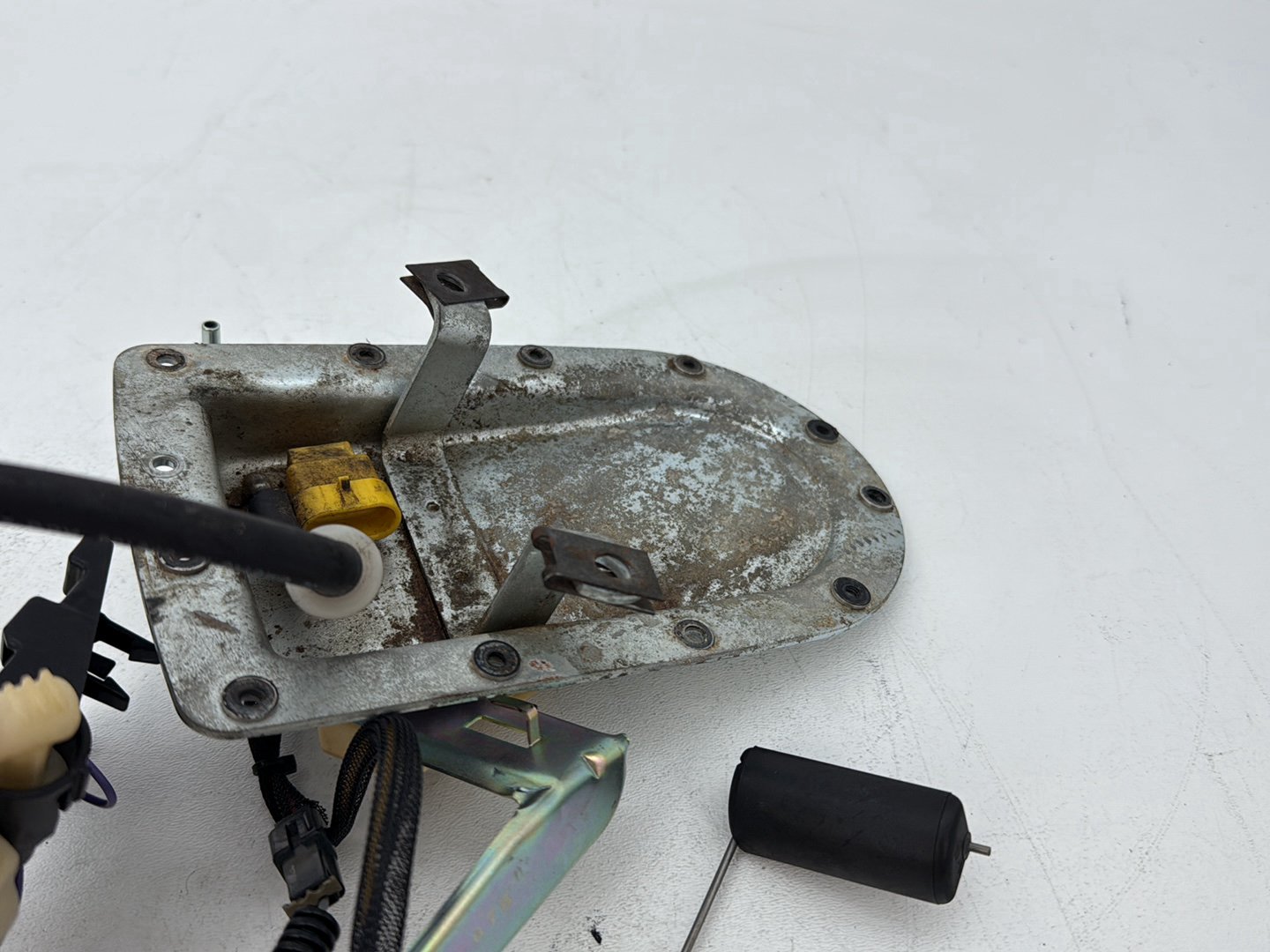 2006 Harley Dyna FXDWGI Wide Glide OEM Fuel Pump Gas Gasoline Petrol Sending
