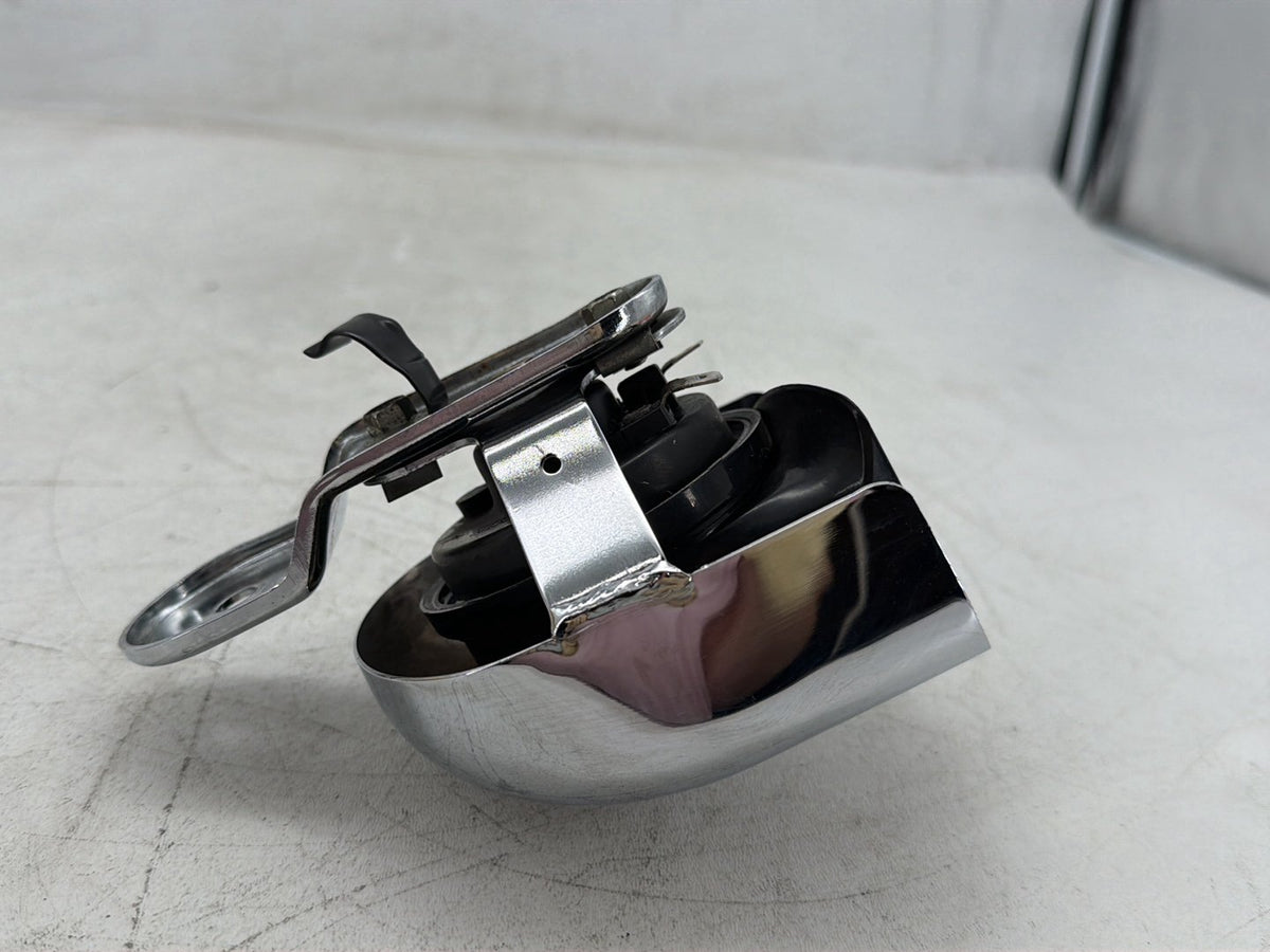 2003 Harley Softail Deuce FXSTD OEM Horn Signal Klaxon Chrome Cover