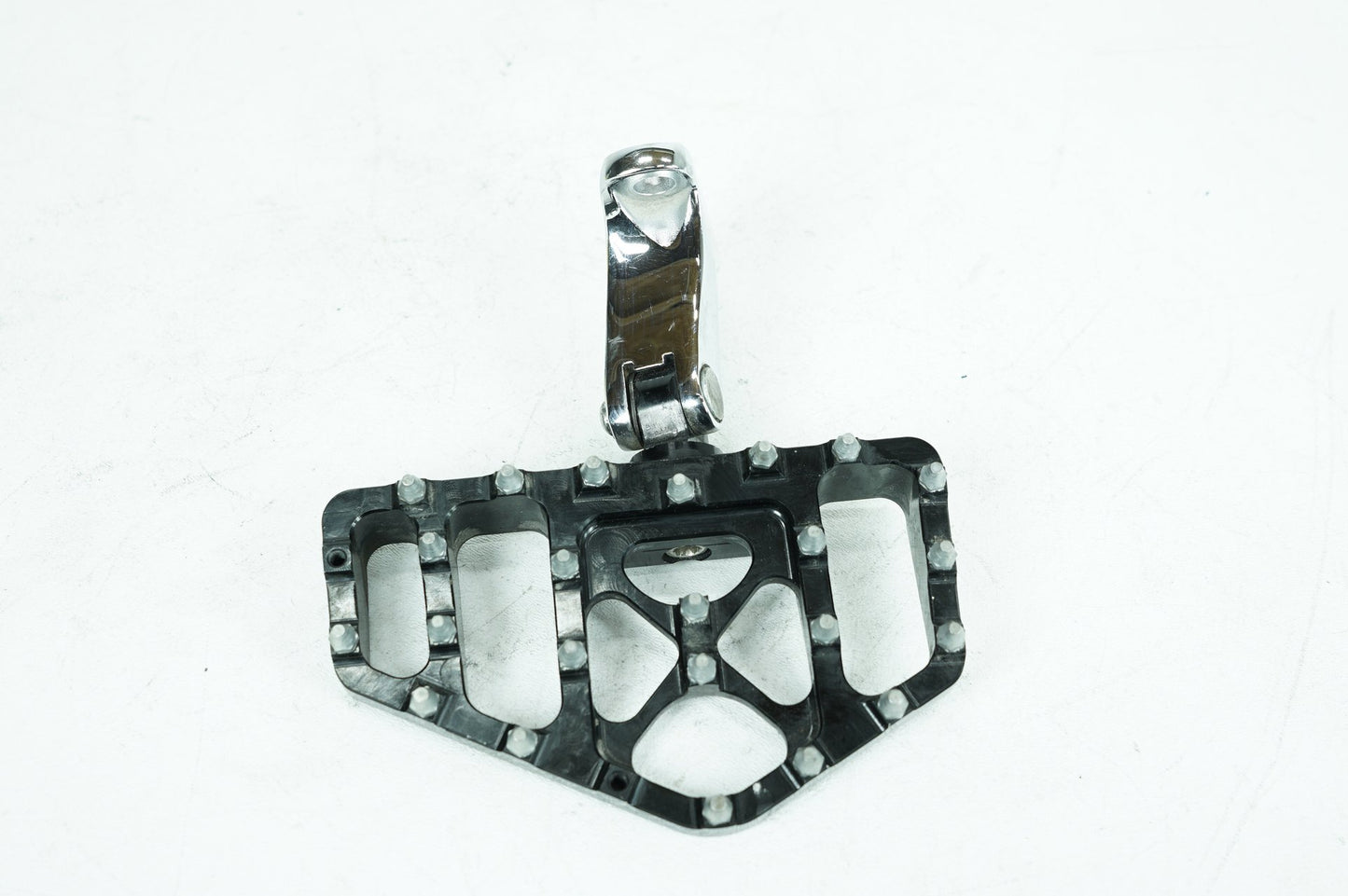 2008 - 2016 Harley-Davidson Touring Street Glide 1 Passenger Floorboard Foot Rest 52719-10
