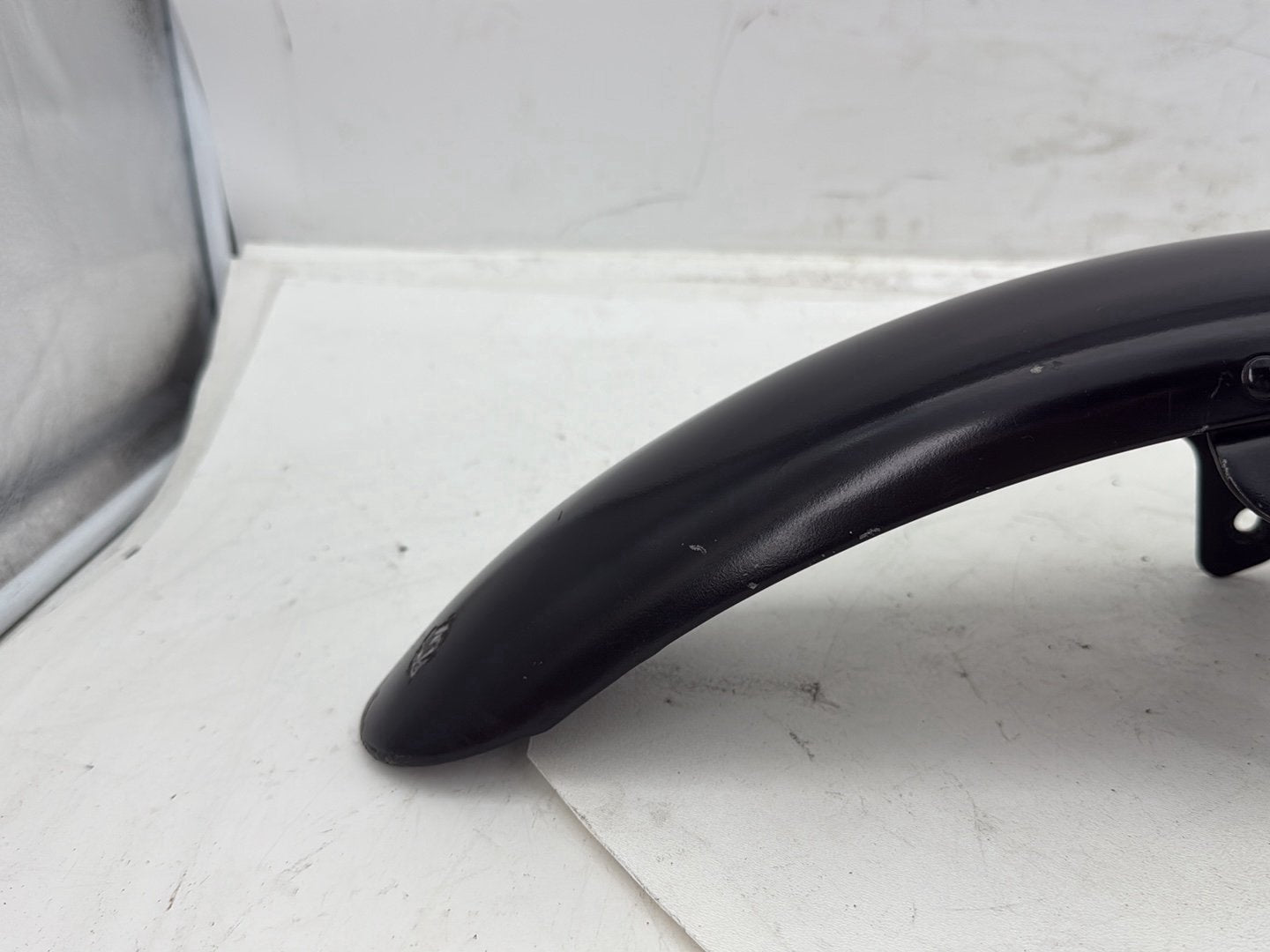2006 Harley Dyna Super Glide Custom FXDCI OEM Front Wheel Fender Shell Panel