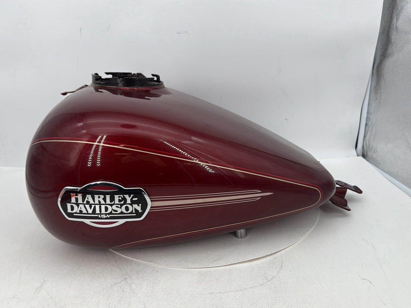 2007 - 2011 Harley-Davidson Touring Electra Glide Ultra Fuel Gas Tank Gasoline Reservoir 61356-08