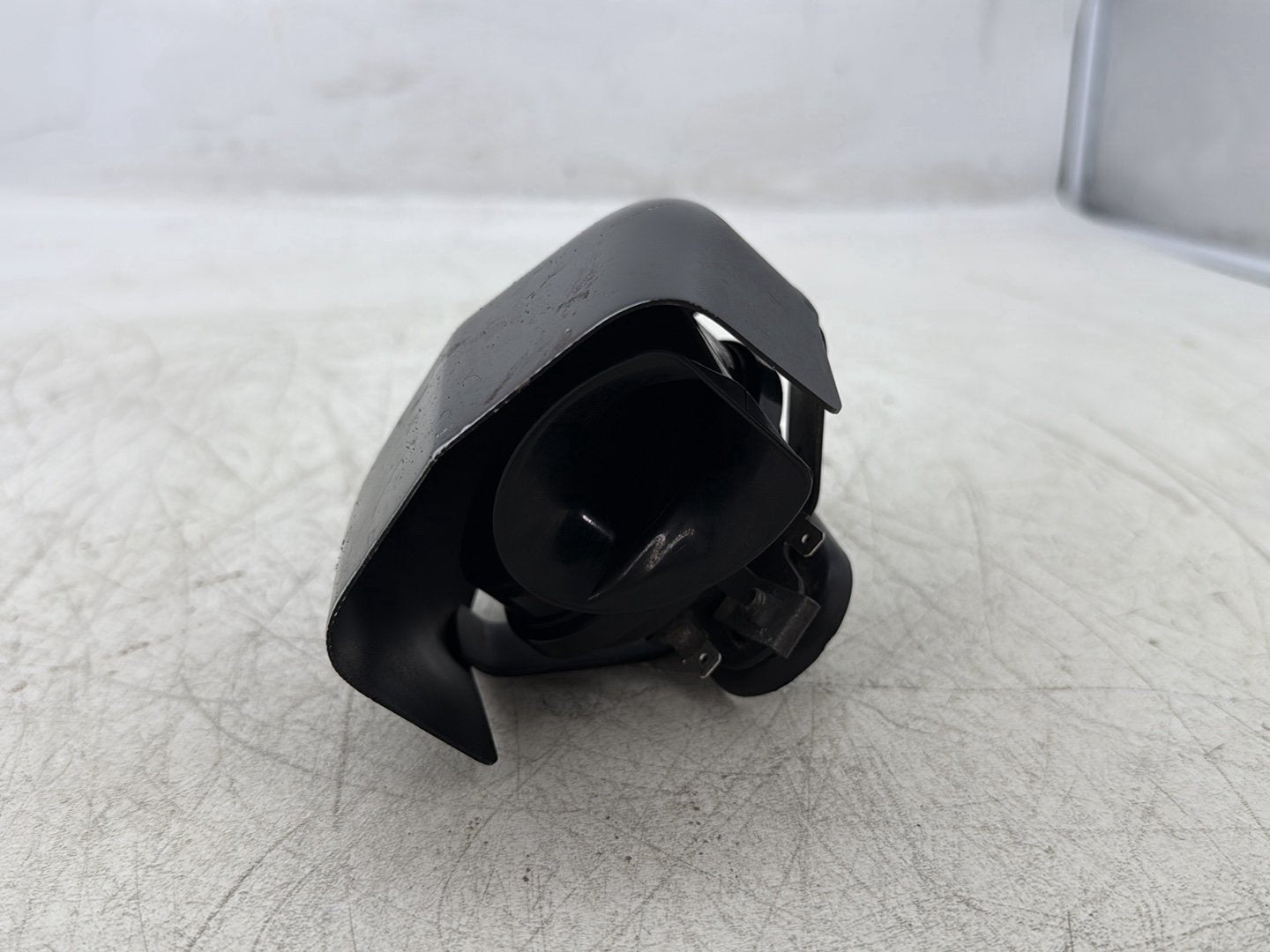 2004 Harley Road King Touring Custom FLHRSI OEM Signal Horn Klaxon Beep