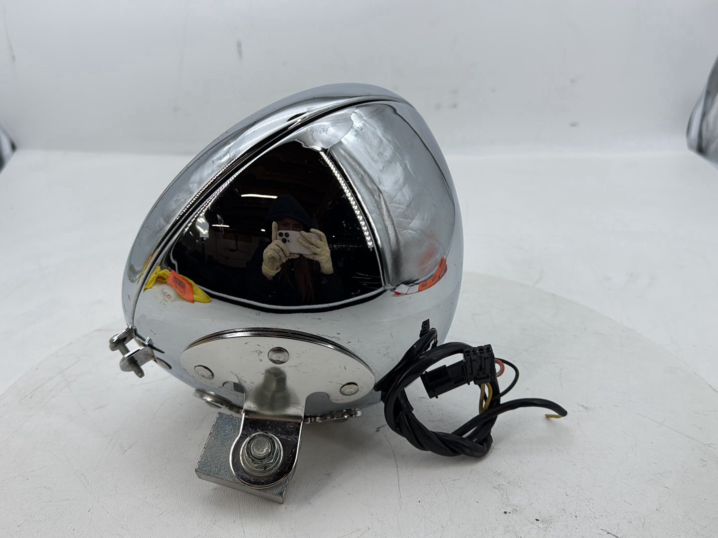1999 - 2006 Harley-Davidson Softail Heritage Headlight Headlamp Head Light Halogen  	69748-05