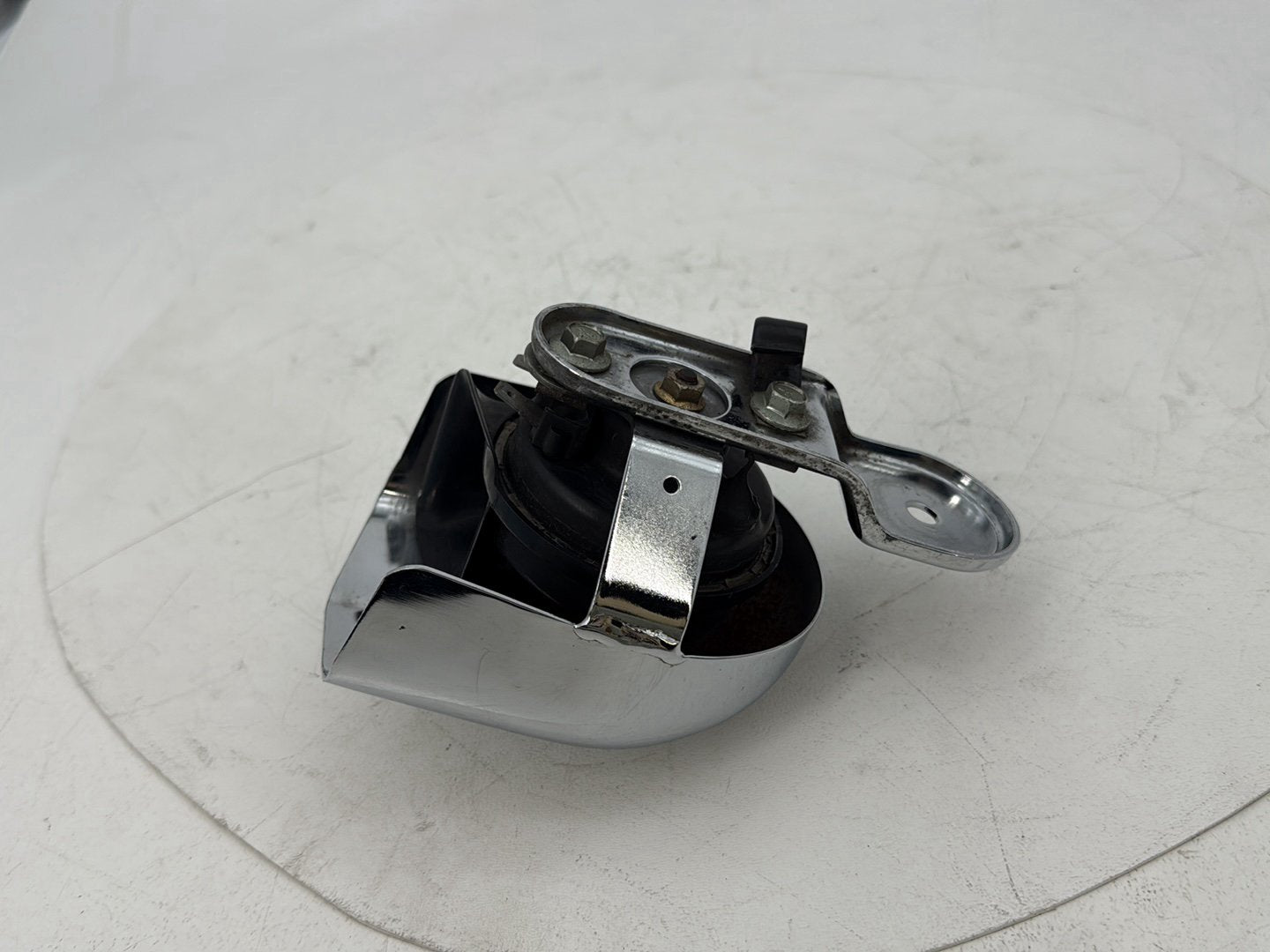 2007 - 2012 Harley-Davidson Touring Electra Glide Ultra Horn Signal Klaxon Chrome Cover