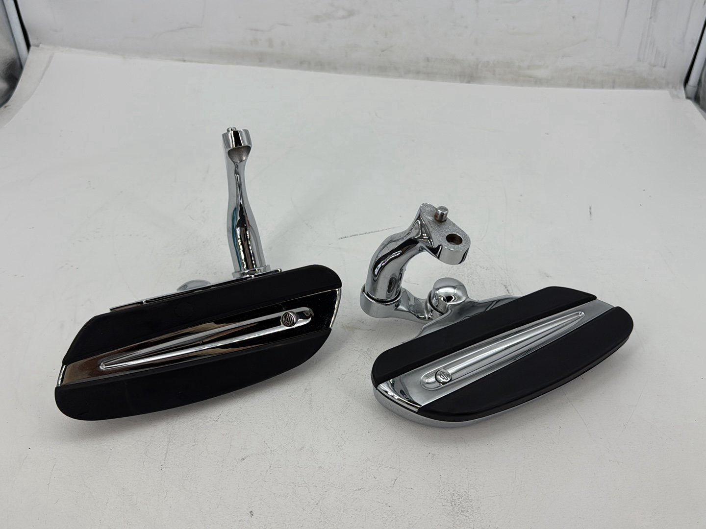 2014 Harley Electra Glide Touring CVO Screamin Eagle OEM Left & Right Passenger Floorboard Foot Rest