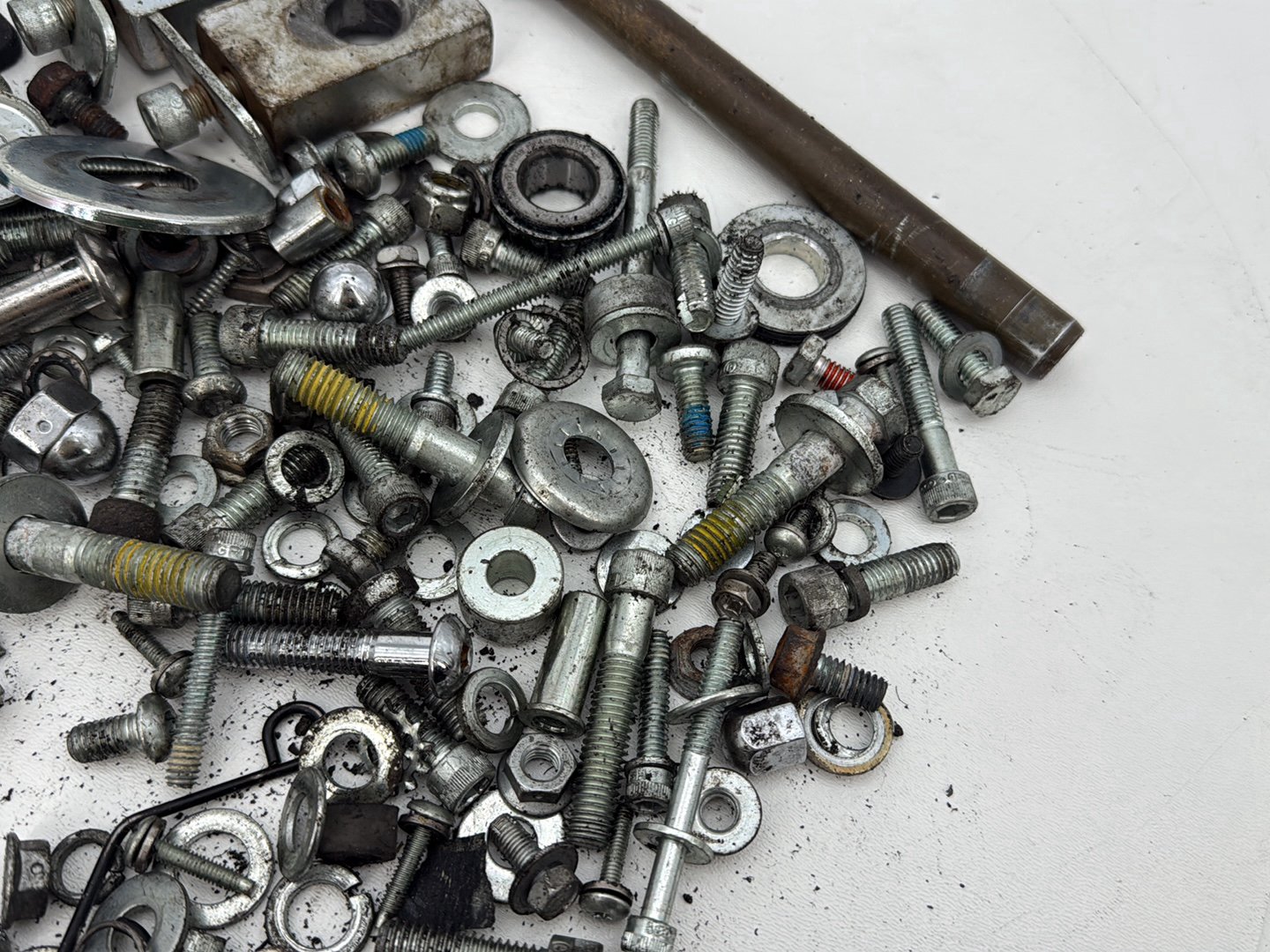 1999 - 2006 Harley-Davidson Dyna Low Rider Hardware Bolts Nuts & Brackets 37178-99