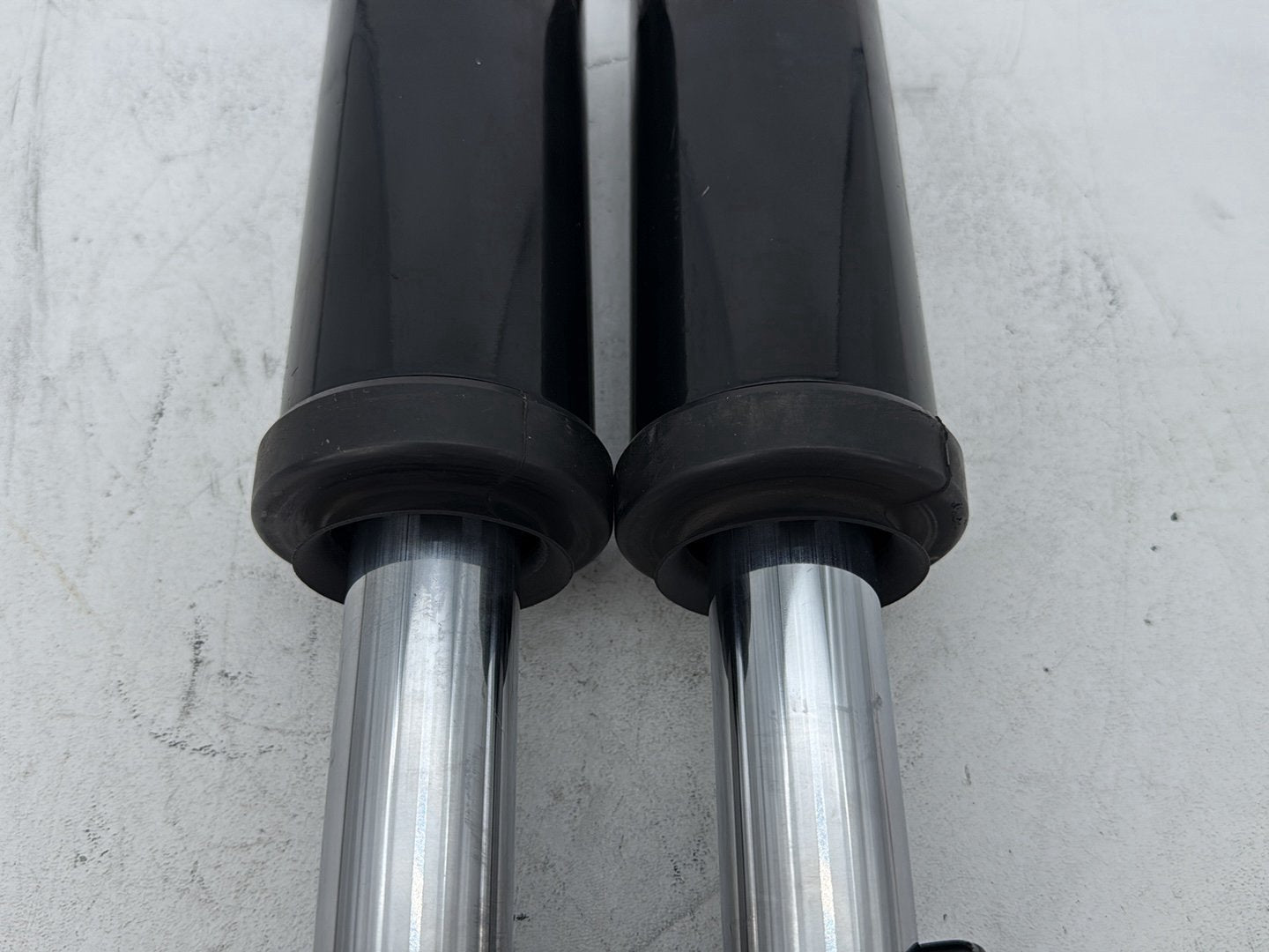 2003 Harley Electra Glide Touring Ultra FLHTCUI OEM Rear Left Right Shock Absorbers