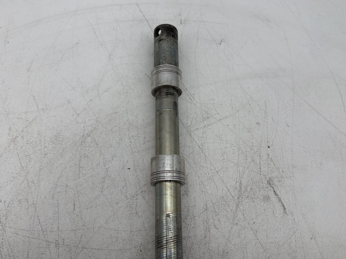 2013 Harley Electra Glide Touring Ultra FLHTCUI OEM Front Wheel Axle Bolt Shaft