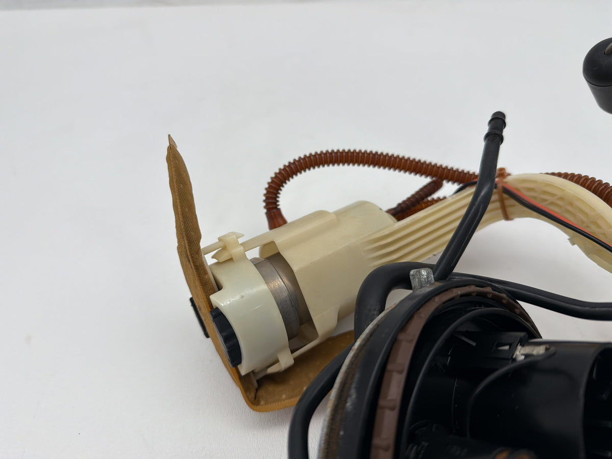 11 Harley Electra Glide Touring Ultra OEM Fuel Pump Gas Gasoline Petrol Sending