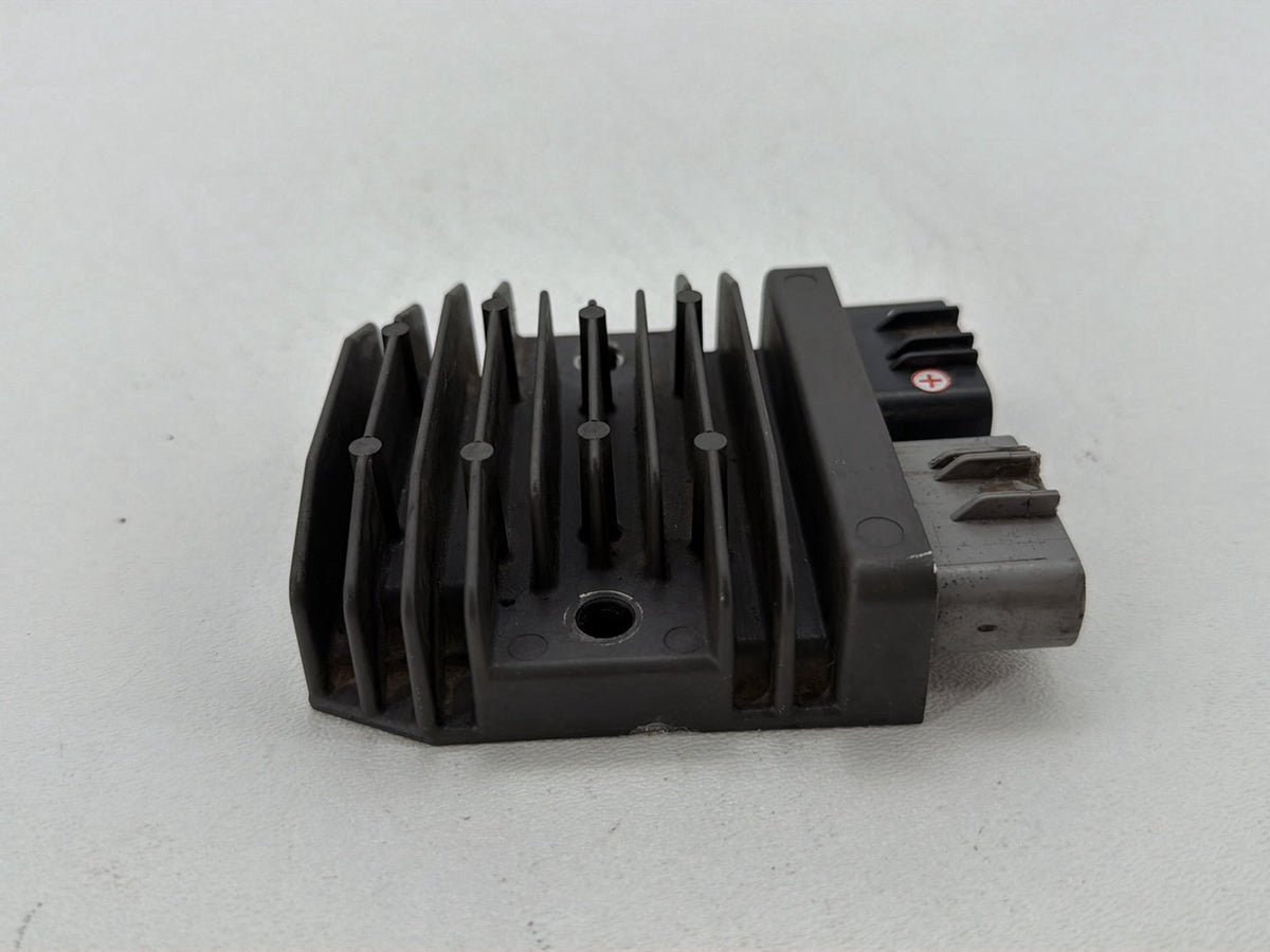 1997 Harley Road King Touring FLHRI OEM Voltage Regulator Rectifier FH020AA