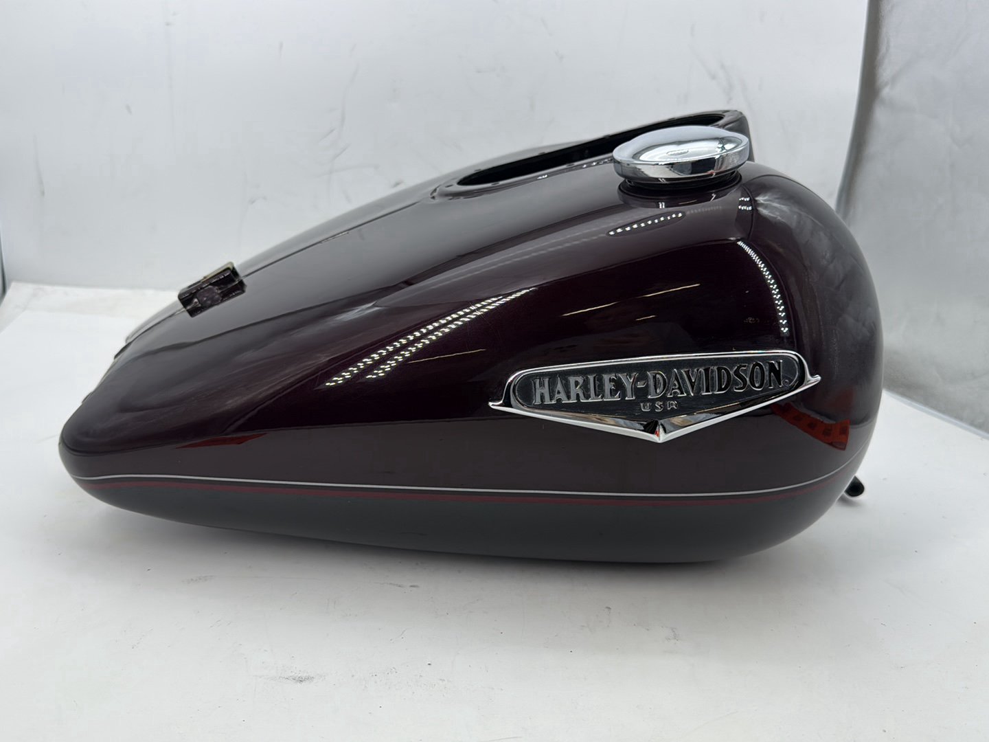 2006 Harley Road King Touring FLHRCI Classic OEM Fuel Gas Tank Gasoline Reservoir