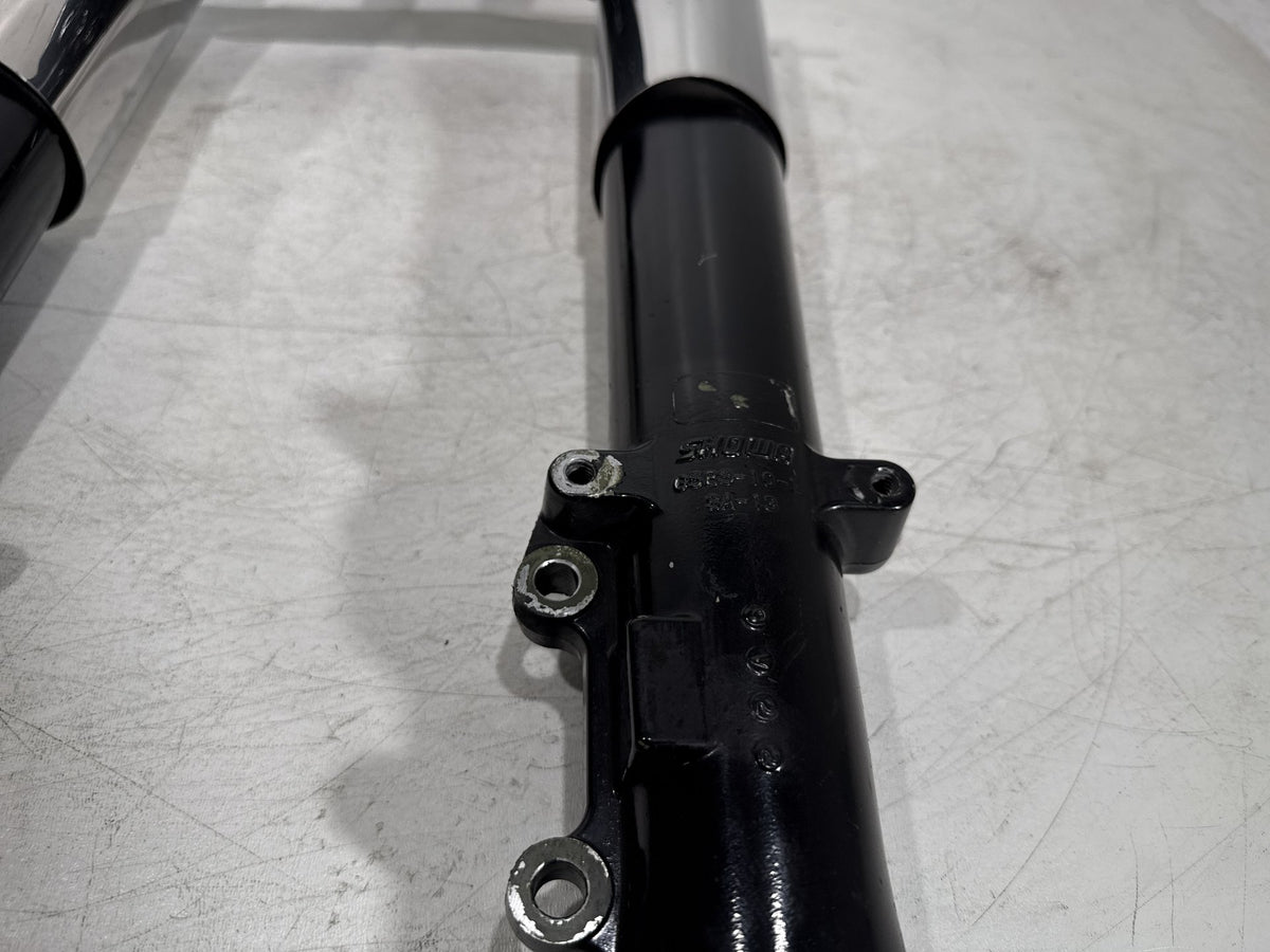10 Harley Road King Touring OEM Front Triple Tree Set & LH RH Fork Legs Sliders
