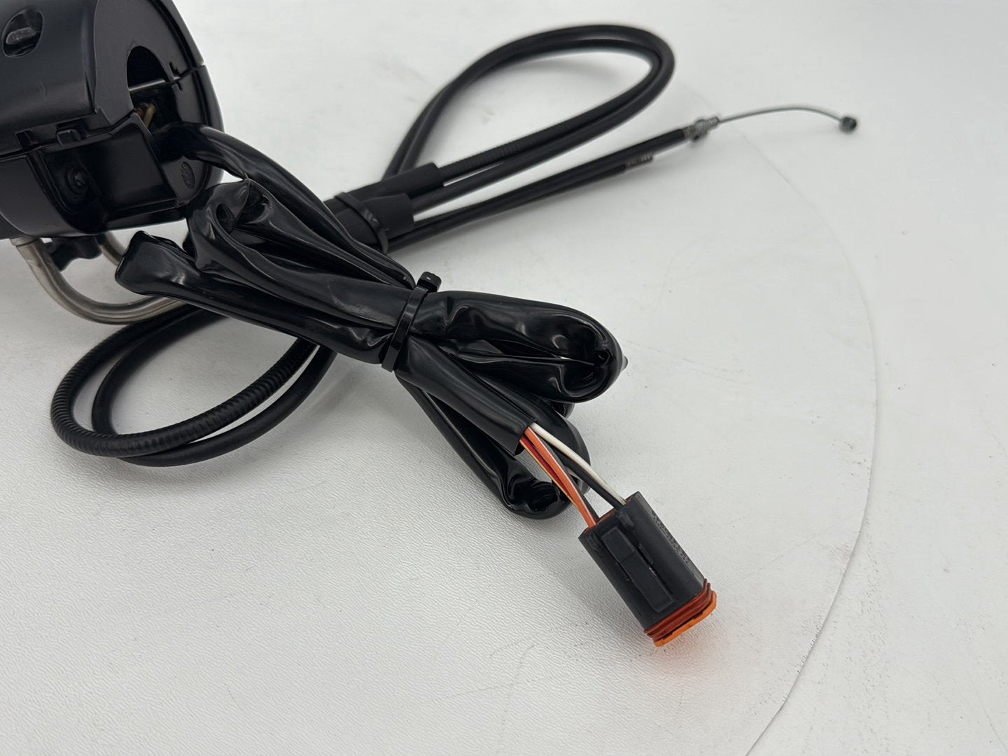 1999 - 2006 Harley-Davidson Dyna Low Rider Right Engine Start Kill Switches Controls 71684-06A