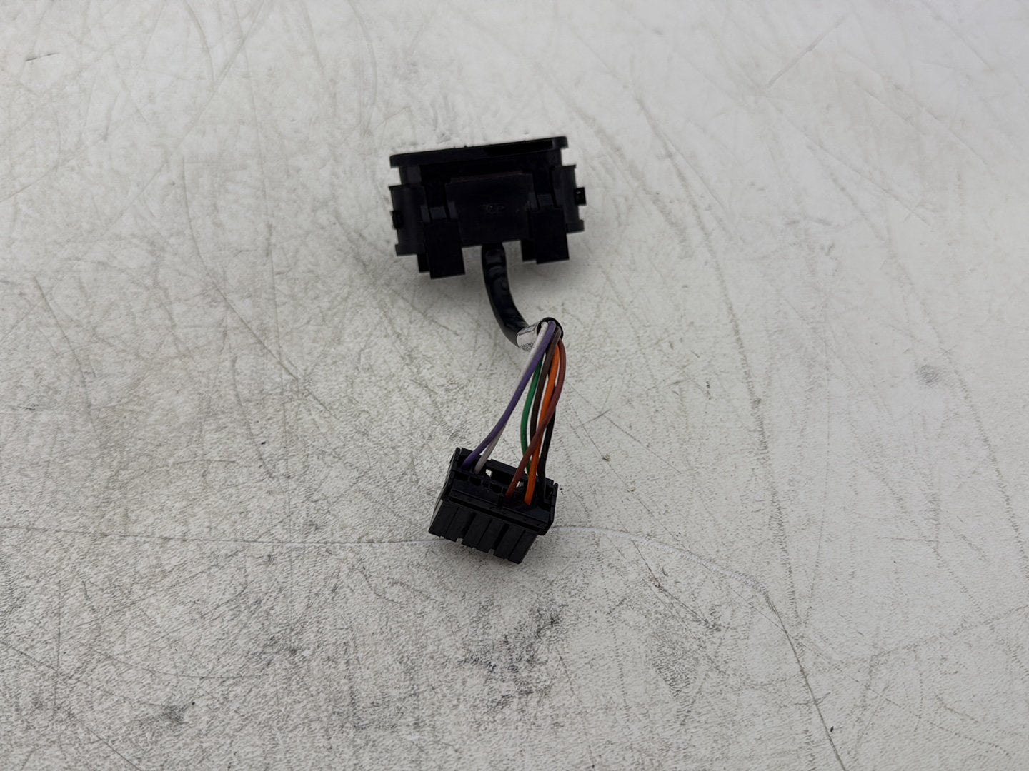 2007 Harley Touring FLHTC Electra Glide Classic OEM Dash Indicator Lamp Wire Plug 68789-96A