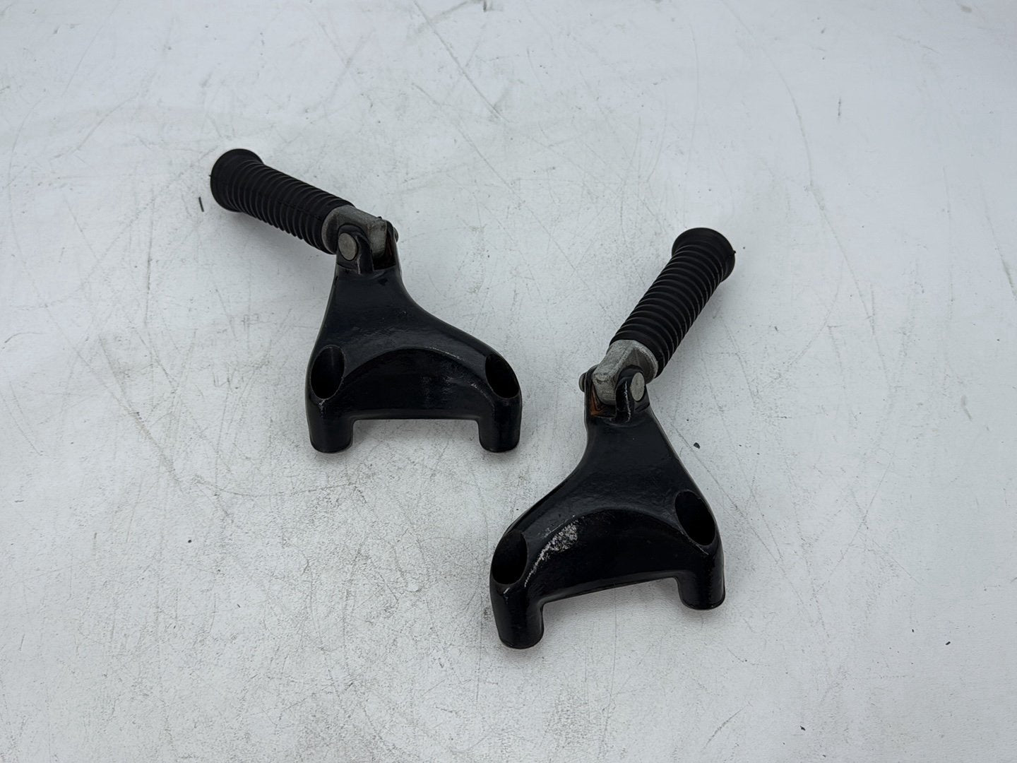 2009 Harley Sportster 883 Low XL883L OEM Passenger Left & Right Foot Pegs