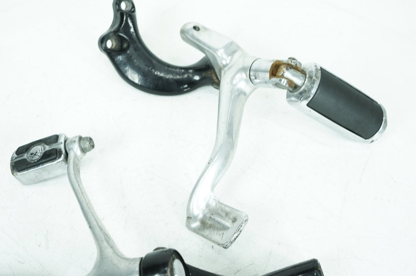 2004 - 2013 Harley-Davidson Sportster Custom Left Right Foot Brake Control Pegs 42971-04