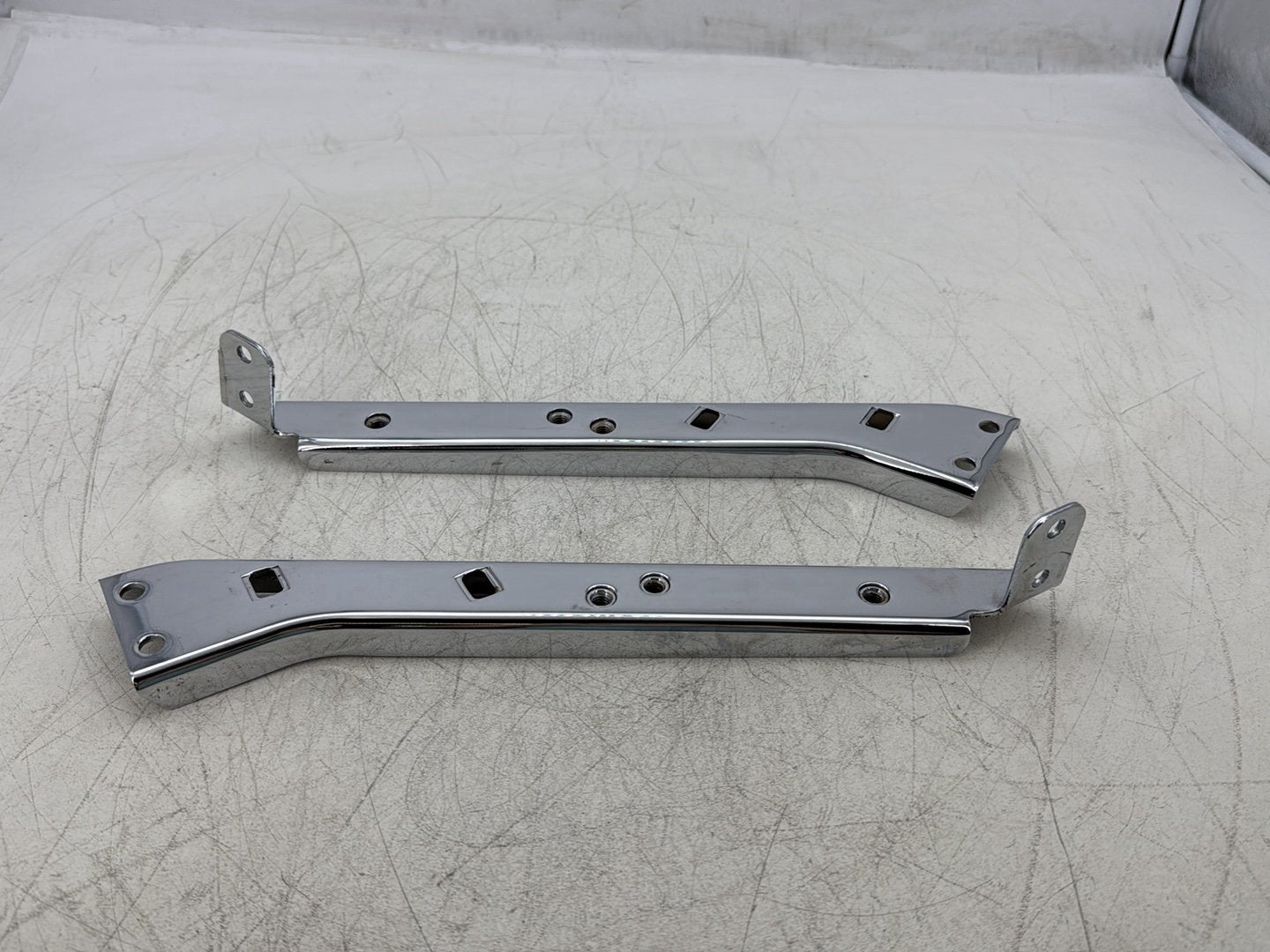 2004 Harley Road King Touring Custom FLHRSI OEM Left Right Saddlebag Fender Struts Brackets