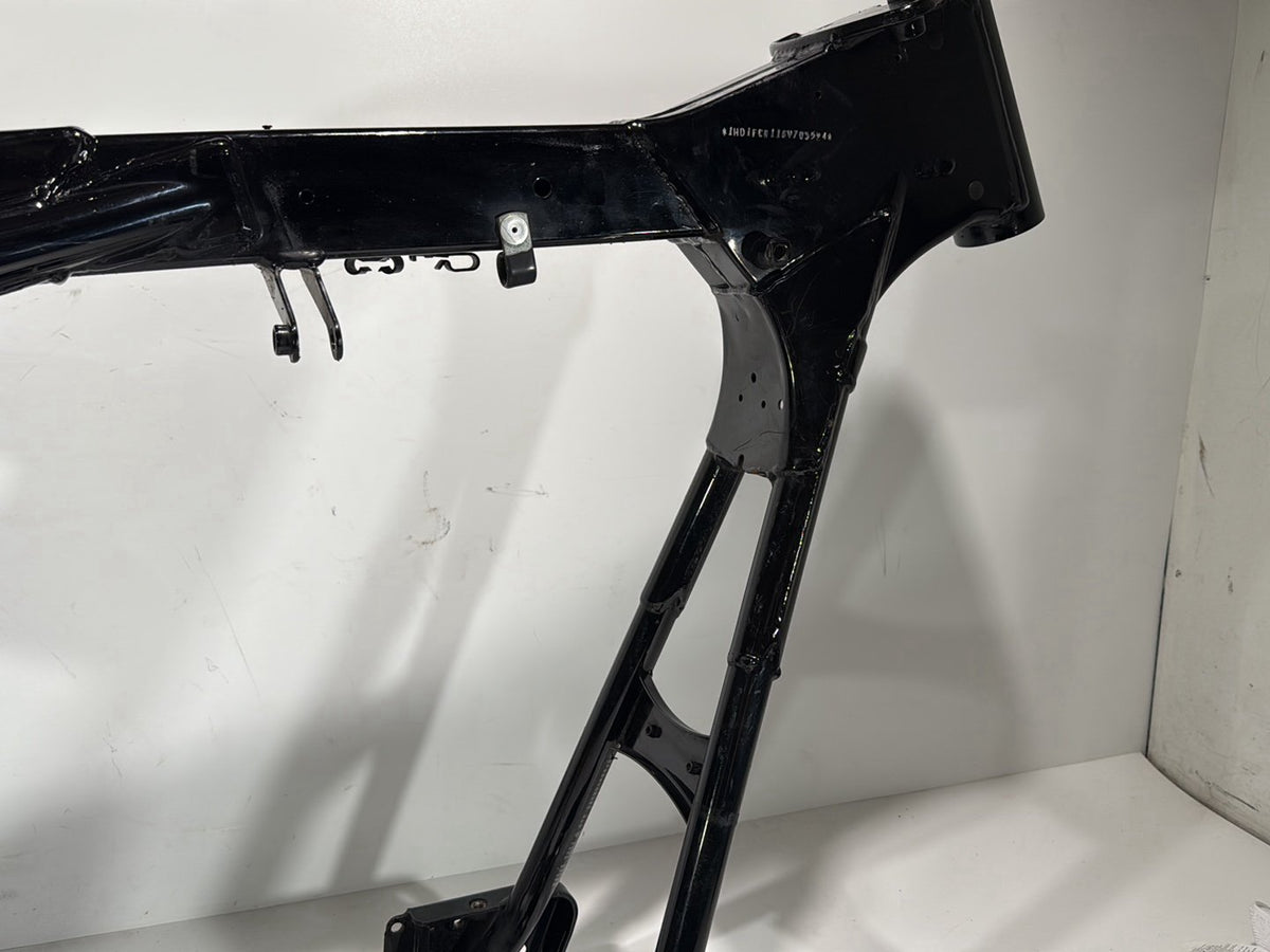 1999 - 2006 Harley-Davidson Touring Electra Glide Ultra Body Main Frame Chassis CLN CLR 47900-02A