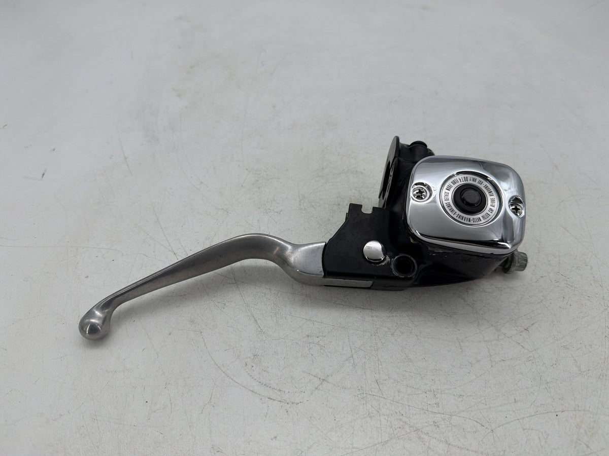 2006 Harley Softail Deuce FXSTDI OEM Front Right Brake Lever Master Cylinder