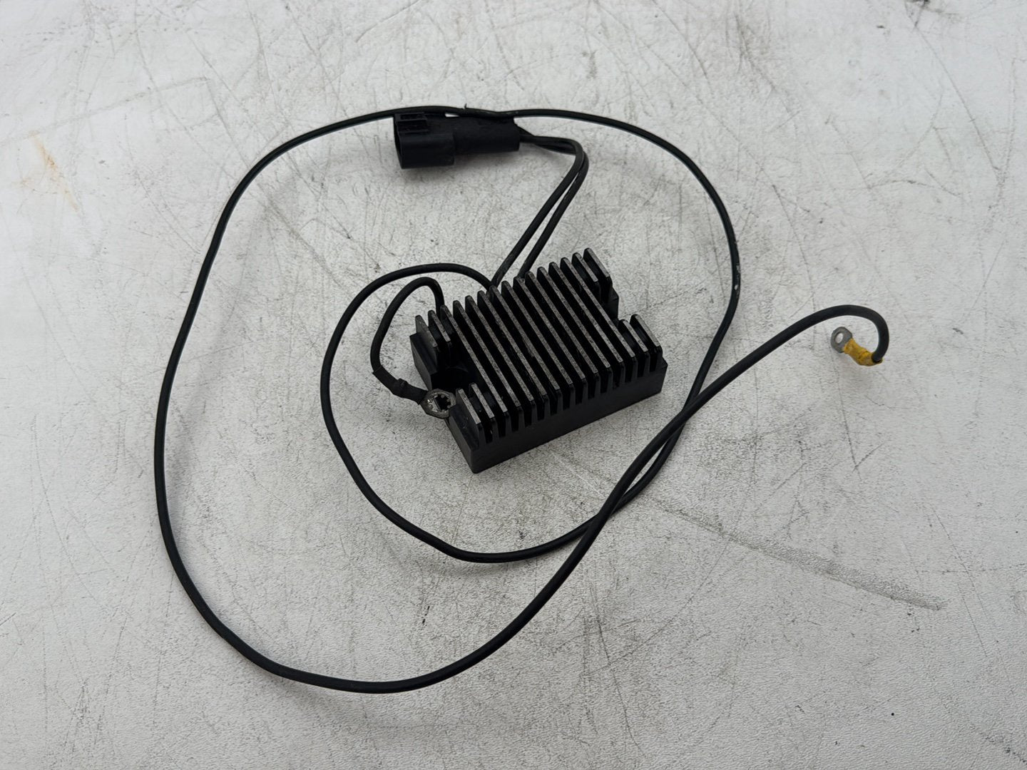 2003 Harley Dyna Wide Glide FXDWG OEM Voltage Regulator Rectifier