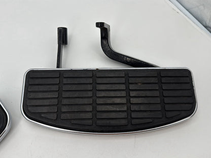 1999 - 2006 Harley-Davidson Touring Electra Glide Classic Left Right Driver Floorboard Foot Rest  	50614-91A