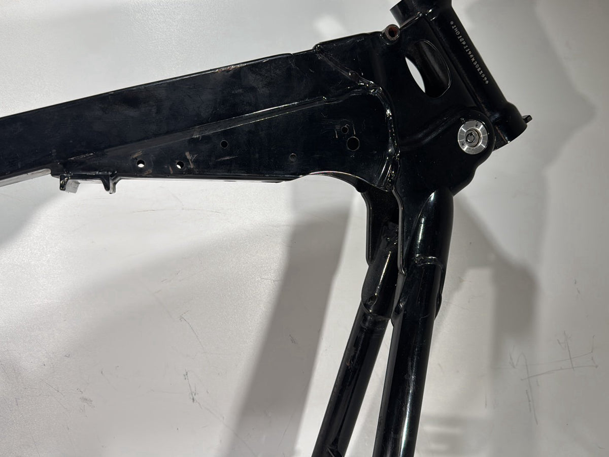 2006 Harley Dyna FXDWGI Wide Glide OEM Body Main Frame Chassis 34 degree CLN CLR