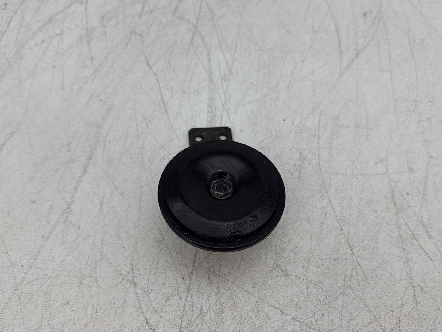 2004 Harley Sportster XL883C 883 Custom OEM Signal Horn Klaxon Beep