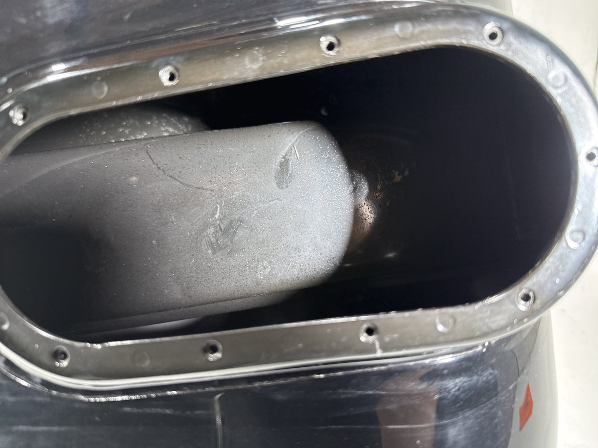 2006 Harley Street Glide Touring FLHX OEM Fuel Gas Tank Gasoline Reservoir