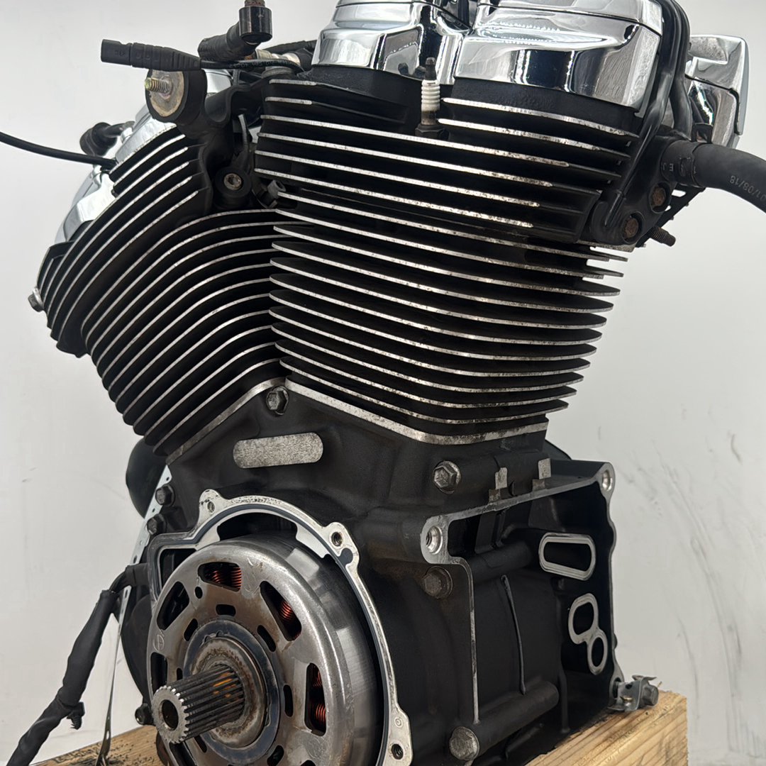 2018 Harley Electra Glide Touring Ultra FLHTCU OEM EFI Milwaukee M8 107 Engine Motor