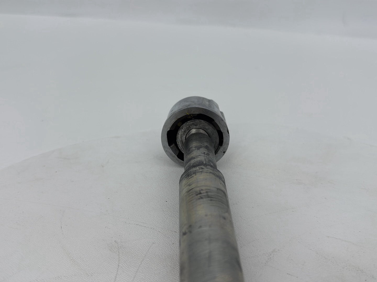 2007 - 2017 Harley-Davidson Dyna Wide Glide Front Wheel Axle Bolt Shaft 41547-07A