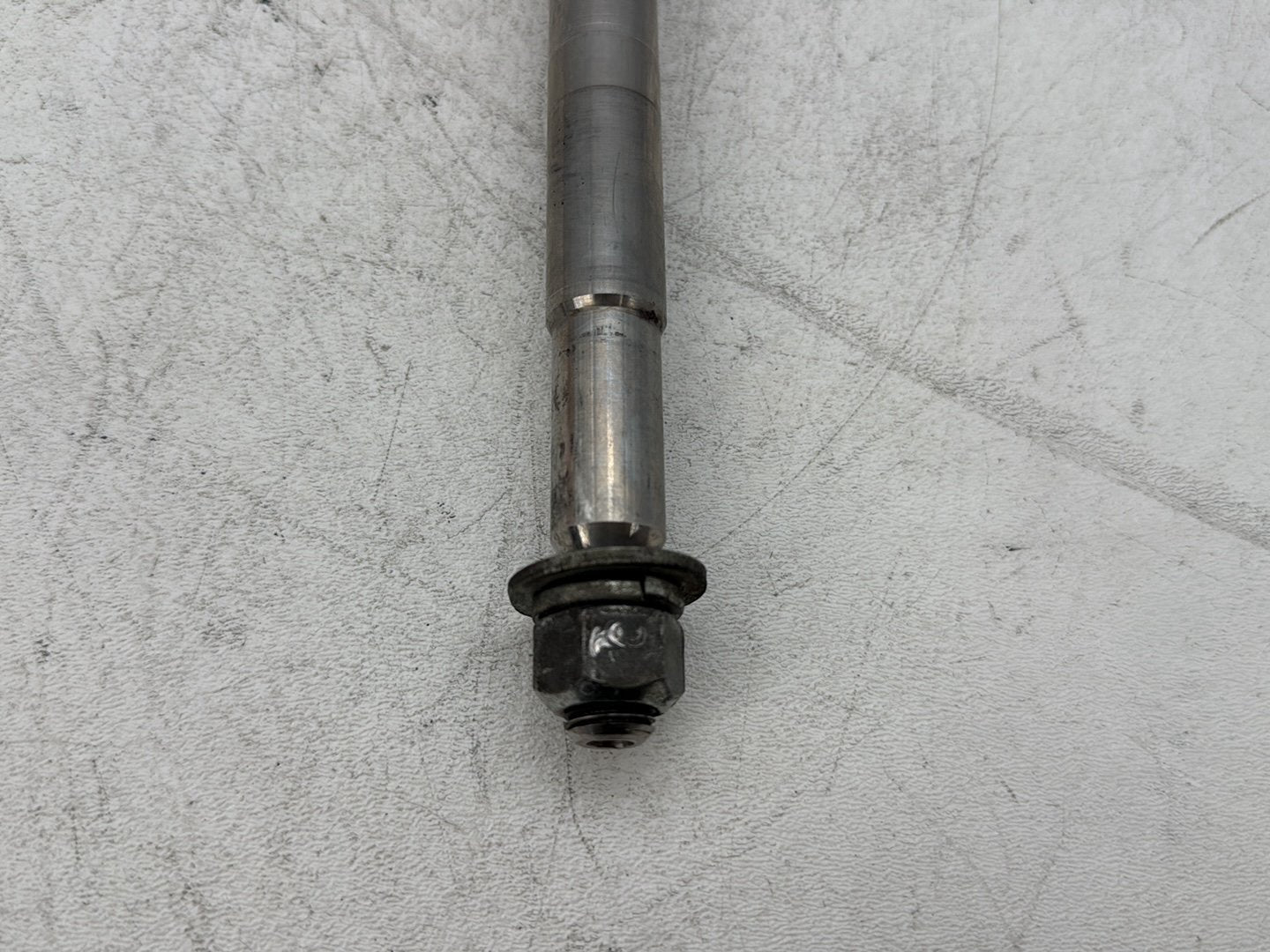 2000 Harley Dyna FXDWG Wide Glide OEM Front Wheel Axle Bolt Shaft