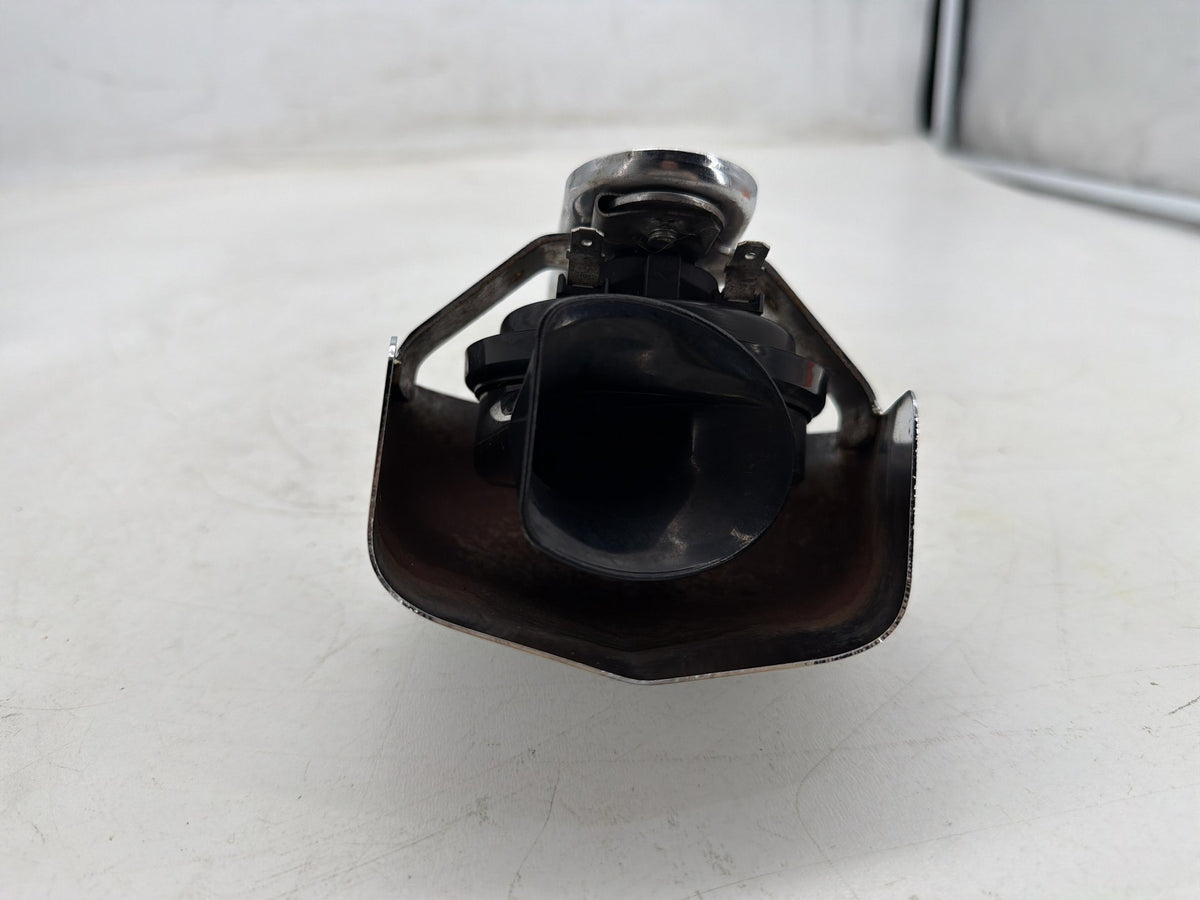 2006 Harley Softail Deuce FXSTDI OEM Horn Signal Klaxon Chrome Cover