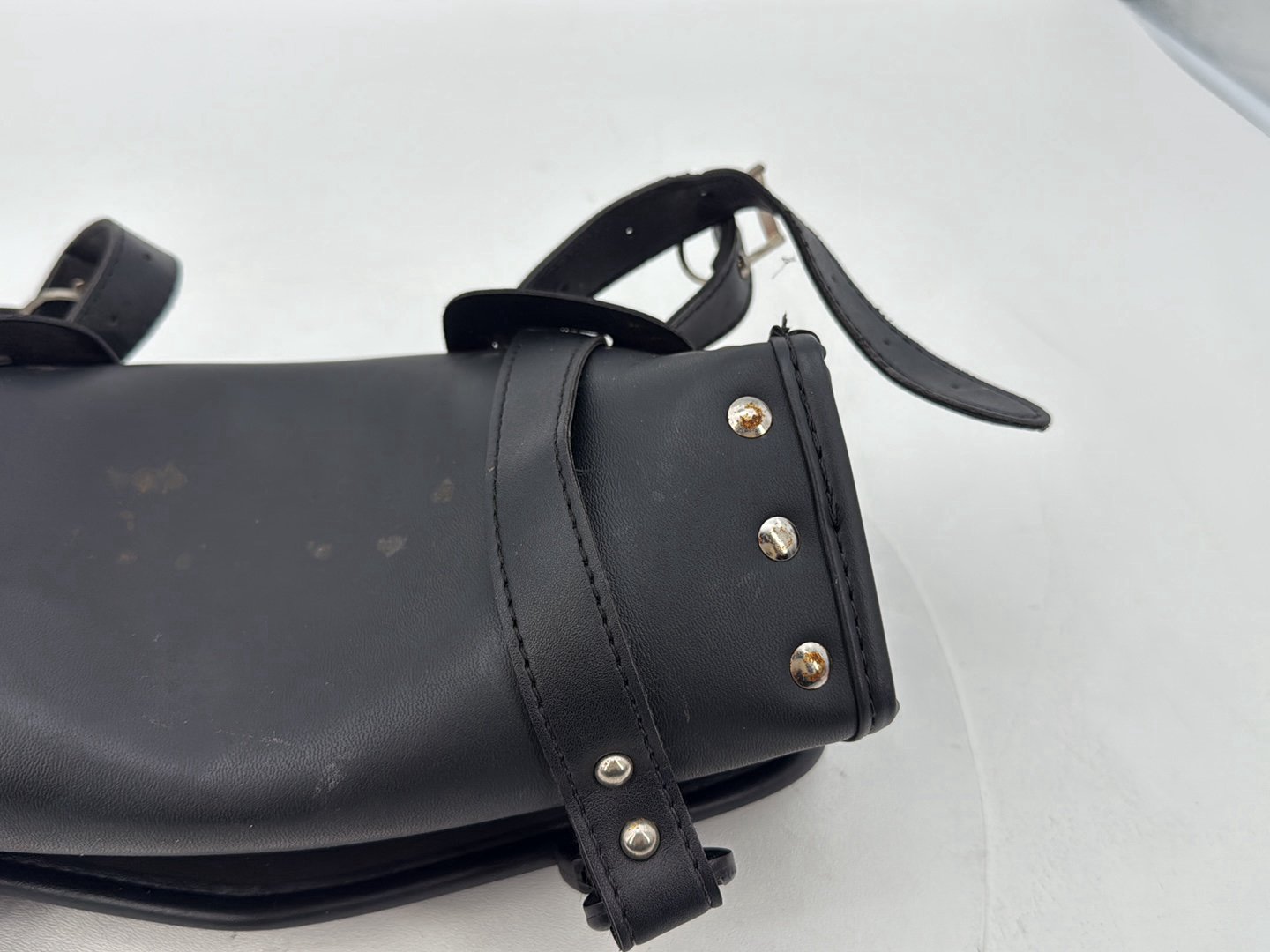 2004 - 2013 Harley-Davidson Sportster 883 Custom Front Onboard Tool Bag Leather Storage HmmtyRack