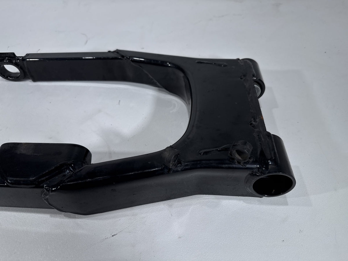 2004 Harley Road King Touring Classic OEM Rear Fork Swingarm Swing Arm