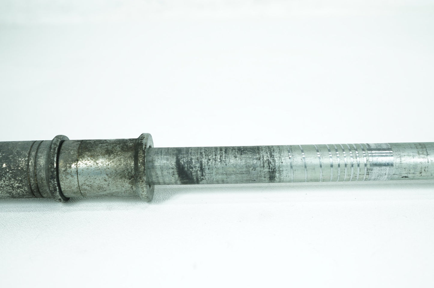2007 - 2011 Harley-Davidson Softail Heritage Classic Engine Mount Pivot Bolt Shaft 48093-00