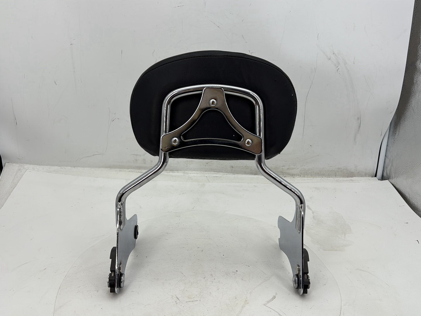 2007 Harley Street Glide Touring FLHX OEM Rear Sissy Bar w/ Backrest Cushion Pad