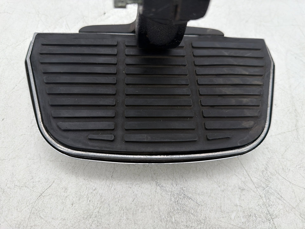 2001 Harley Heritage Softail Classic FLSTC OEM 1 Passenger Floorboard Foot Rest